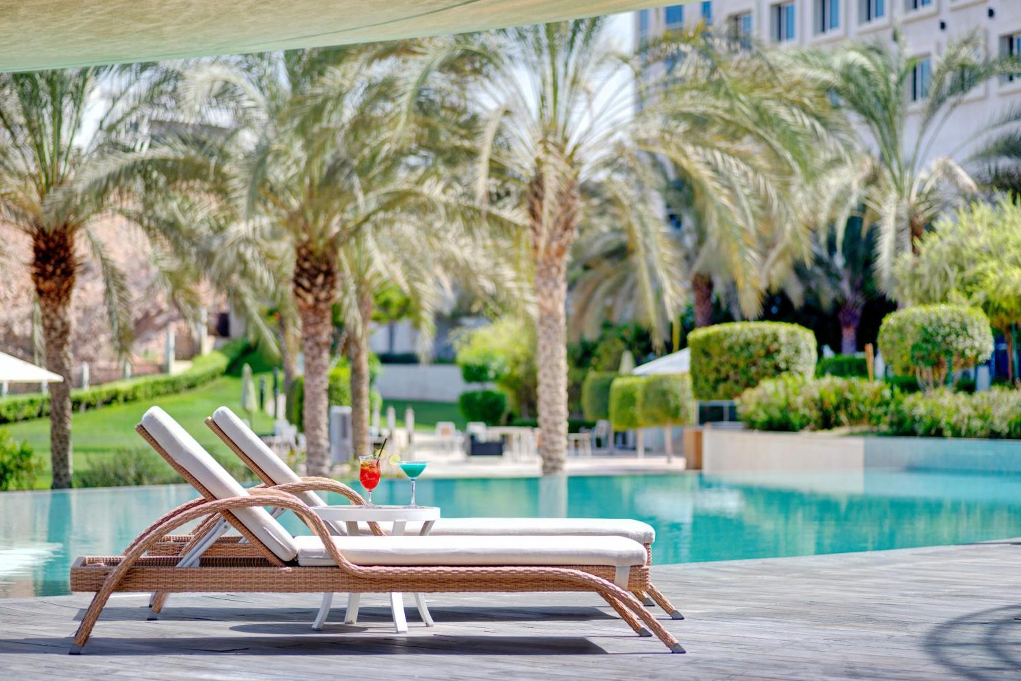 Готель Crowne Plaza Muscat Ocec By Ihg Екстер'єр фото