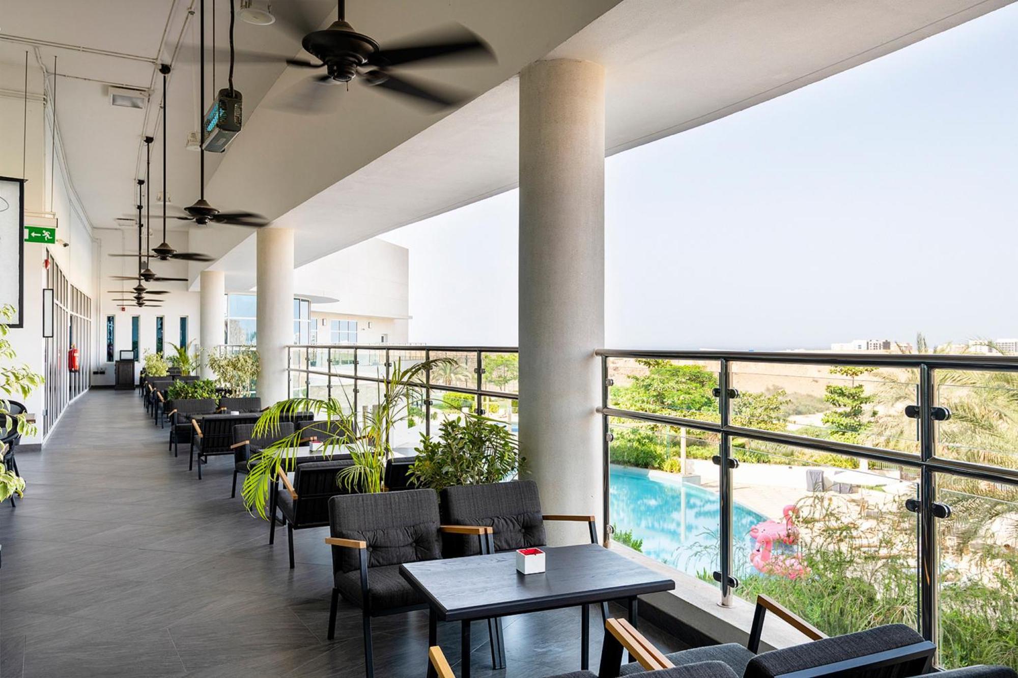 Готель Crowne Plaza Muscat Ocec By Ihg Екстер'єр фото